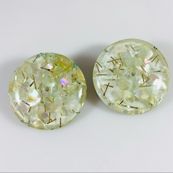 Vintage large lucite confetti button clip on earrings iridescent - Picture 2 of 6